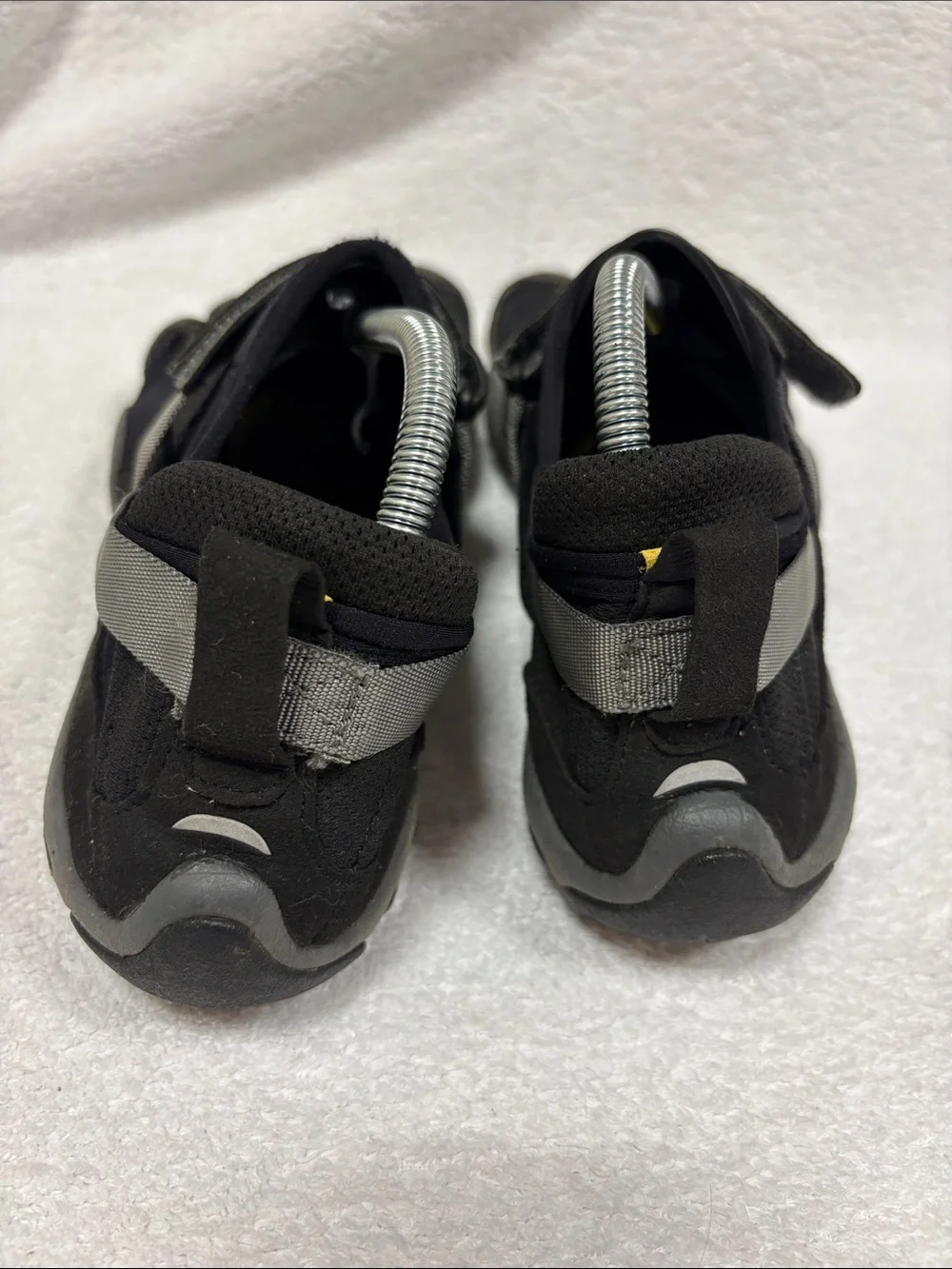 Vibram FiveFingers Black with Gray and Yellow Accents Mens eur 46 USA 11.5